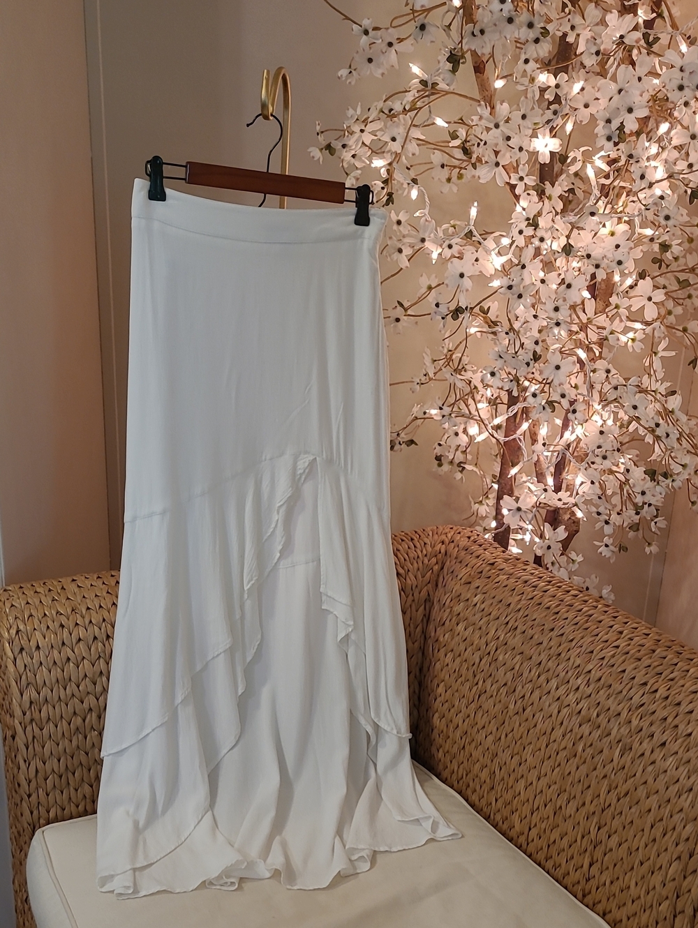 Elegant Off White Tiered Maxi Skirt